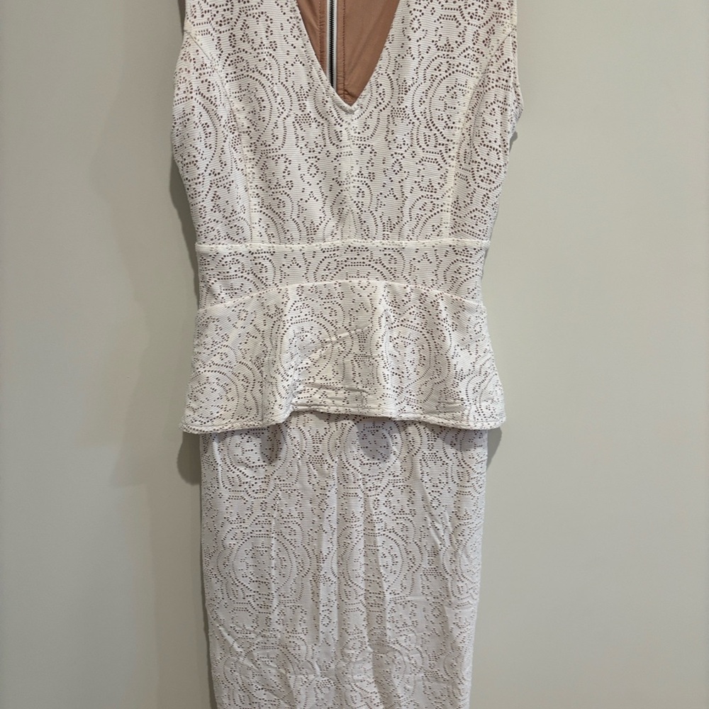BCBGMAXAZRIA Juliene White Lace Peplum Midi Dress XS